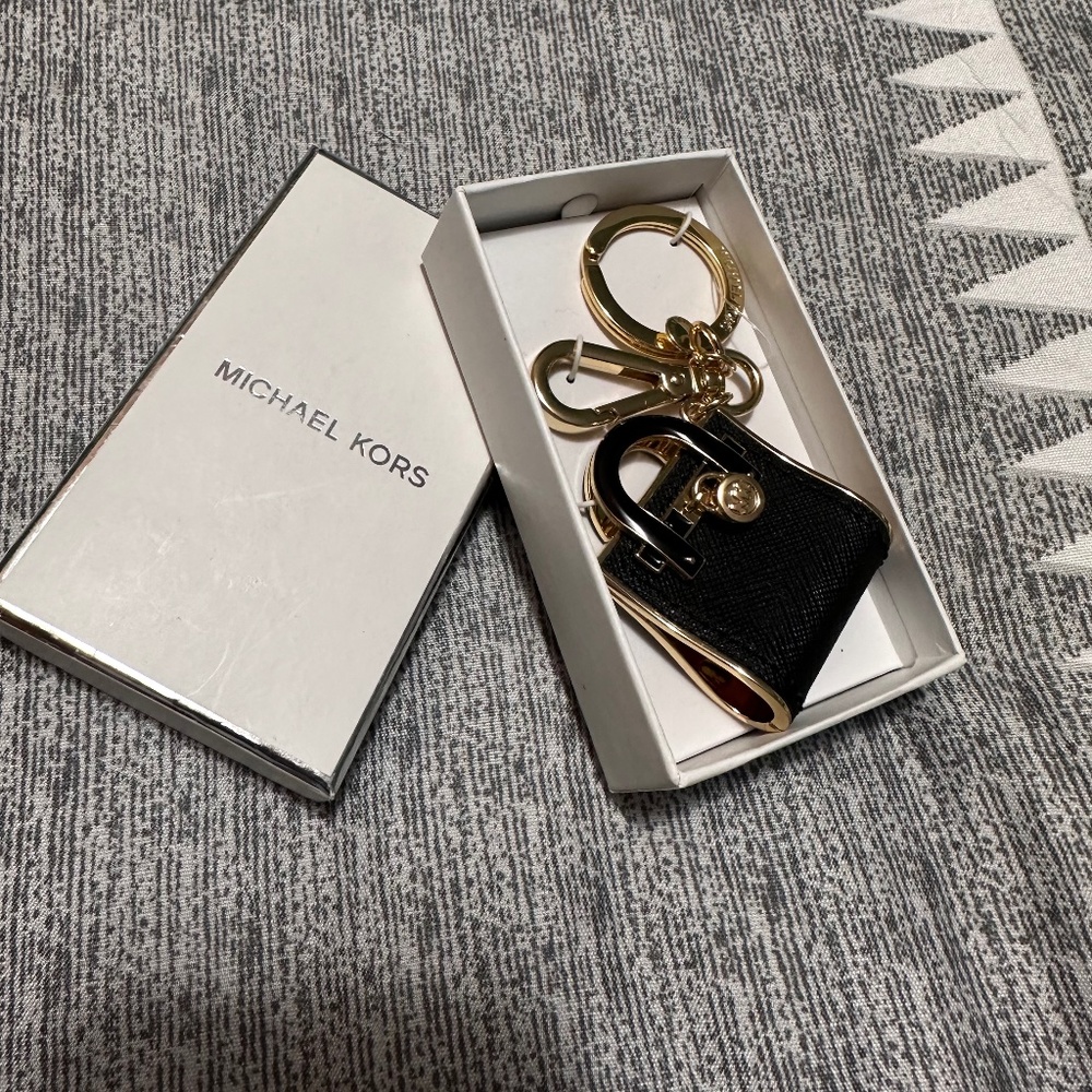 NWT MICHAEL KORS  black purse Hamilton Key Chain Fob Charm
